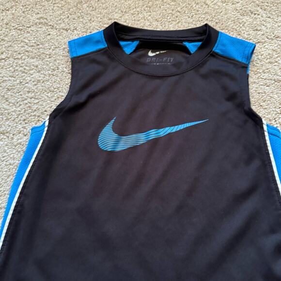 Nike Dri-Fit Boys Sleeveless Stay Dry Tank Top Size 5 Black Blue Swoosh - Picture 2 of 4
